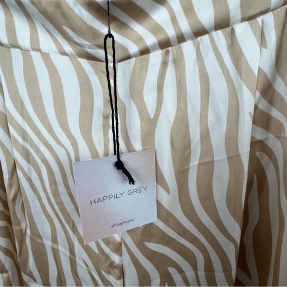 Happily Grey Dilky Zebra Print Wide Leg Trouser. Beige and White. Large NWT - Picture 7 of 8